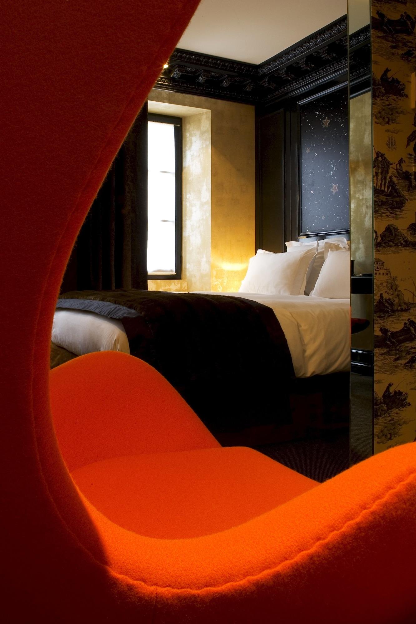 Du Petit Moulin 4*