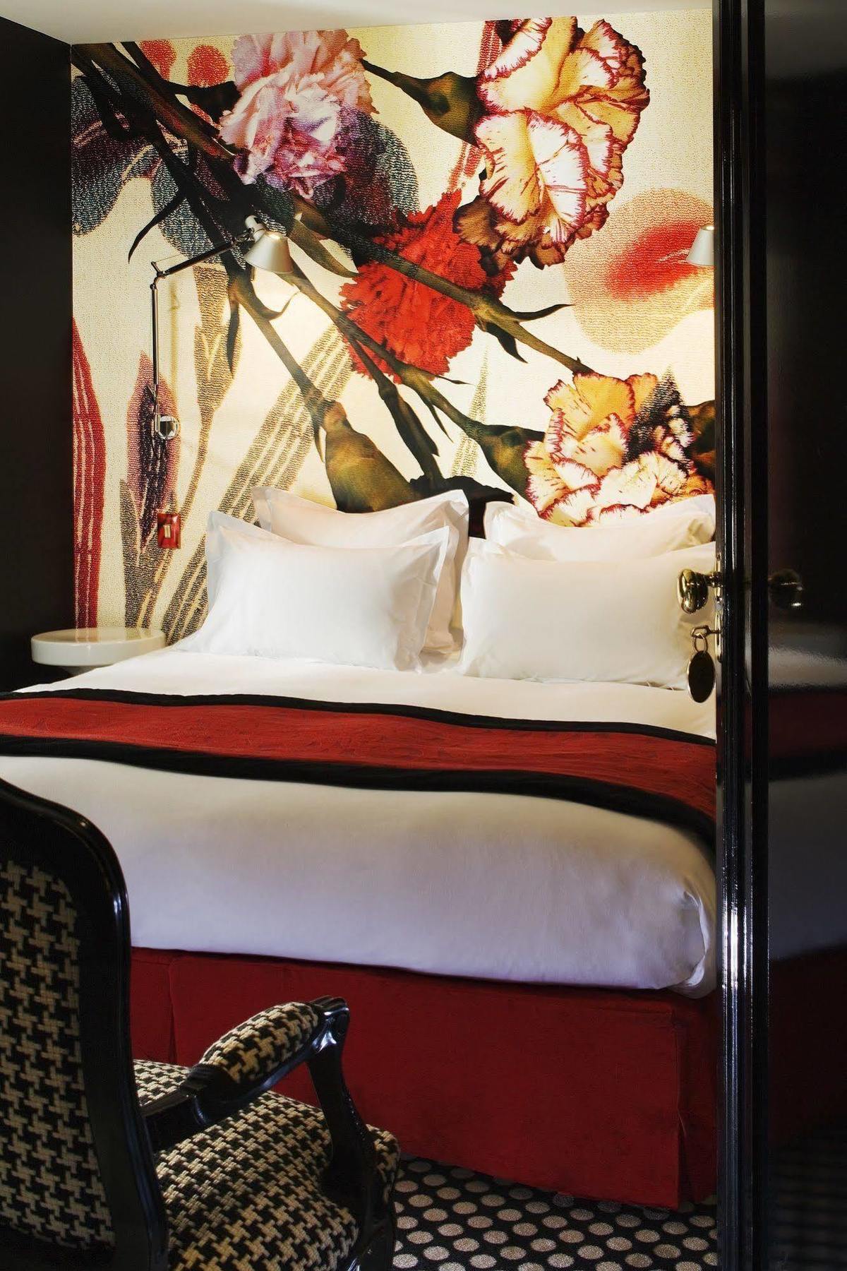 Du Petit Moulin 4*
