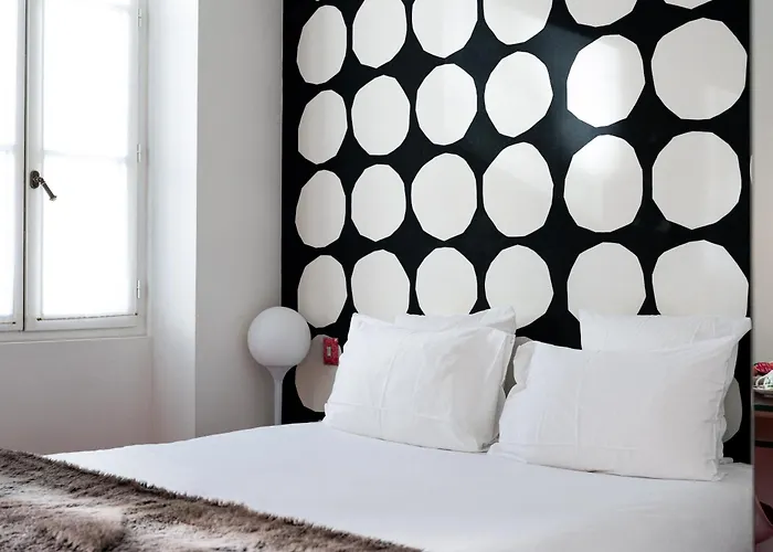 Hotel Du Petit Moulin, Haute Couture Hotel By Lacroix
